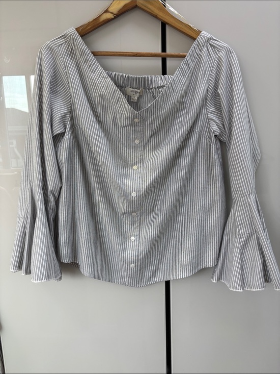 Umgee Tops - Umgee Light Blue and White Striped Boho Prairie Bell Sleeve Top Size Small